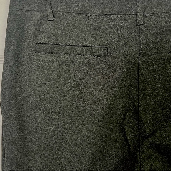 QUINCE Ultra-Stretch Ponte Straight Leg Gray Pant Medium Petite - Picture 3 of 5